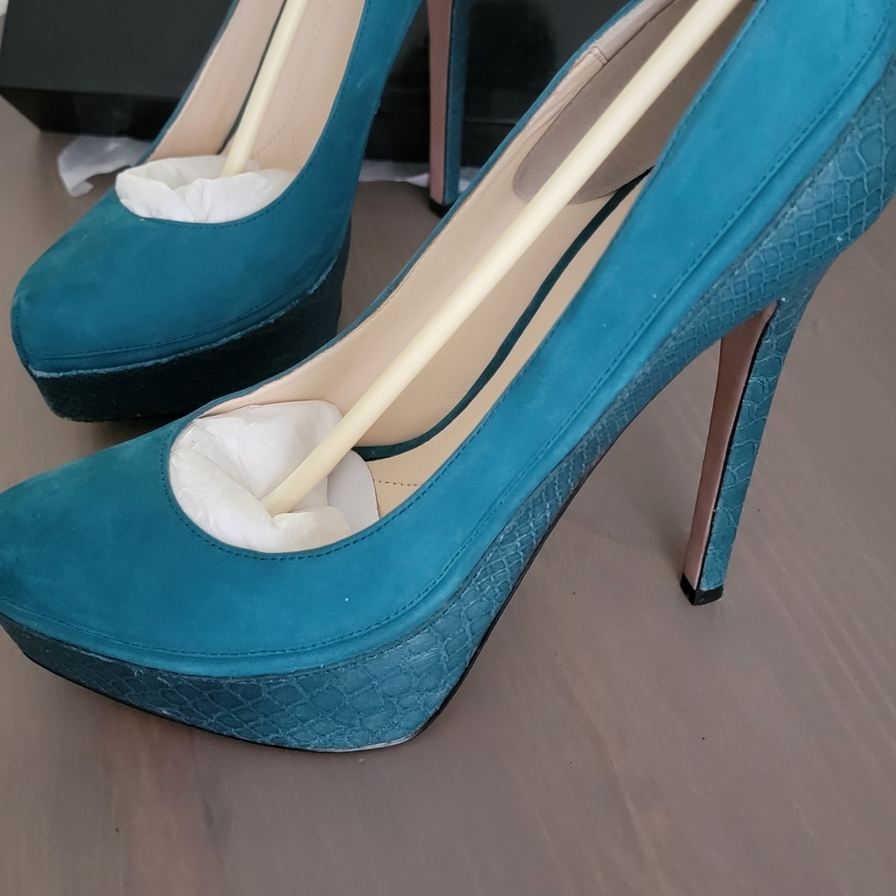 Boutique9 Kya Platform Heels 8.5 Teal Color